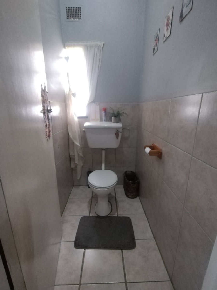 4 Bedroom Property for Sale in Humansdorp Eastern Cape